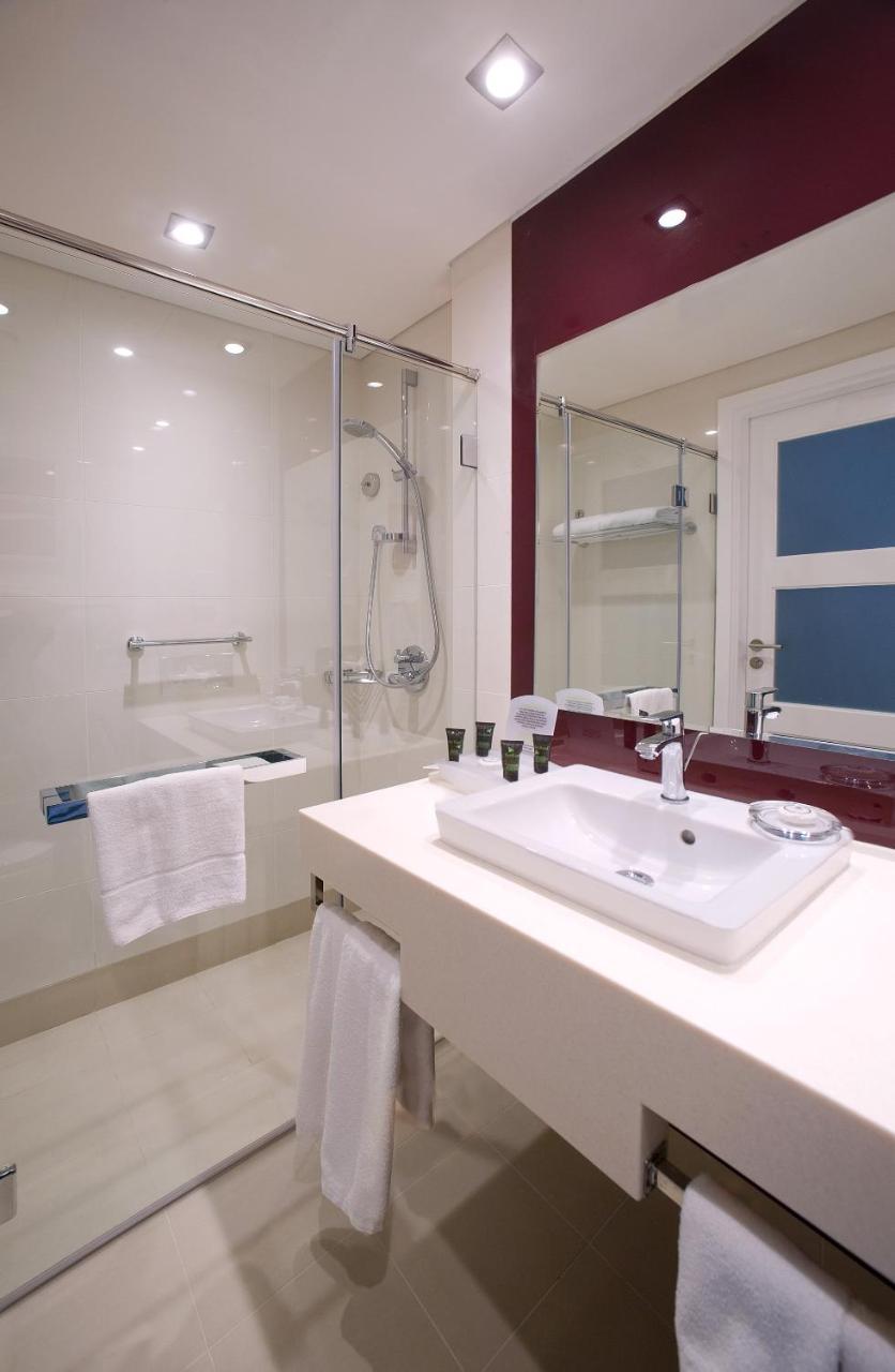 Photo - Holiday Inn Muscat AlSeeb by IHG