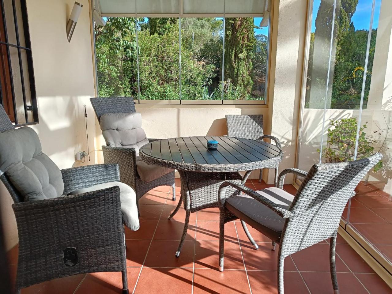 2BR Flat with Sea Views Puerto de la Duquesa - 3