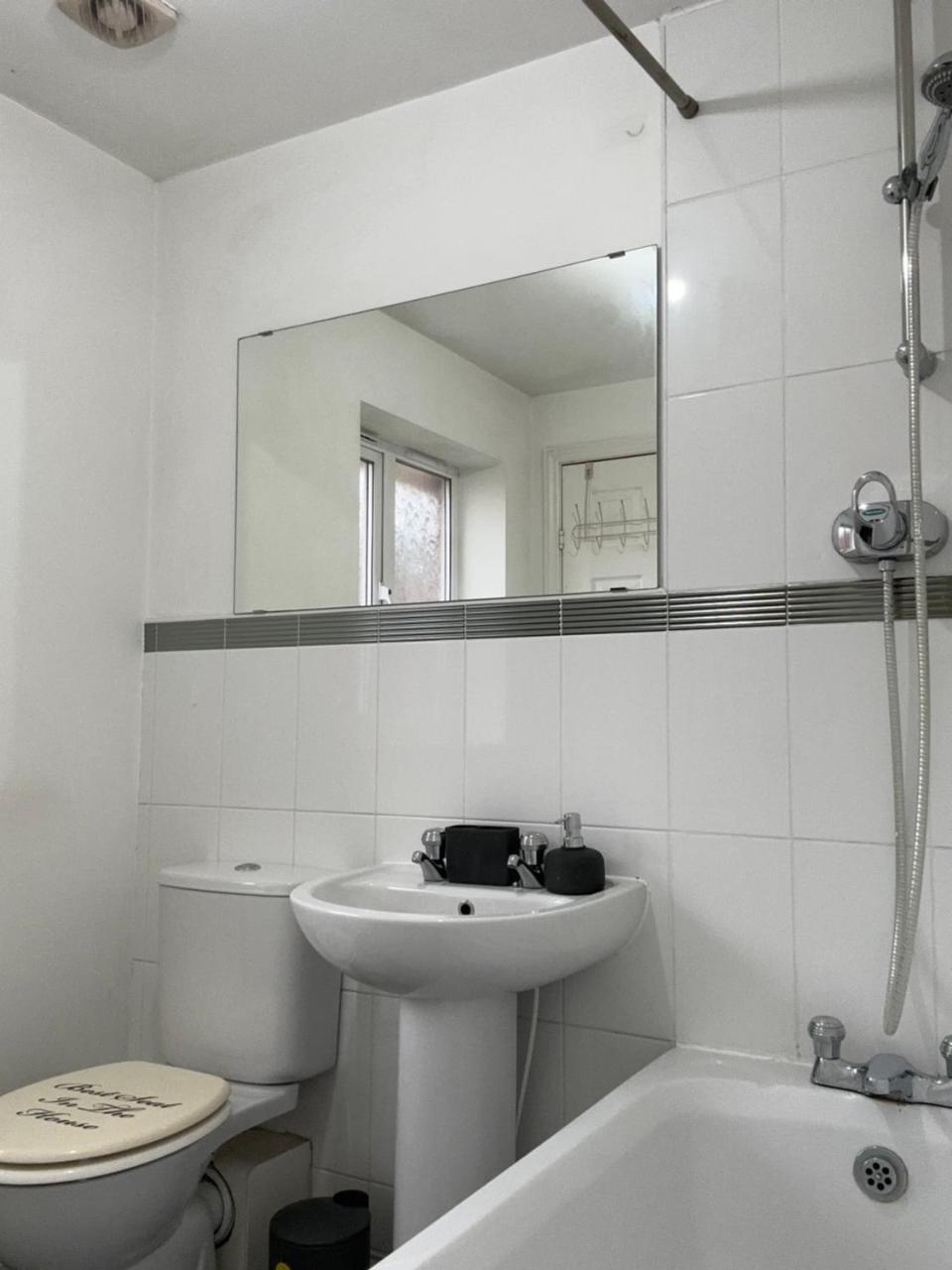 City Airport Apartment - 4