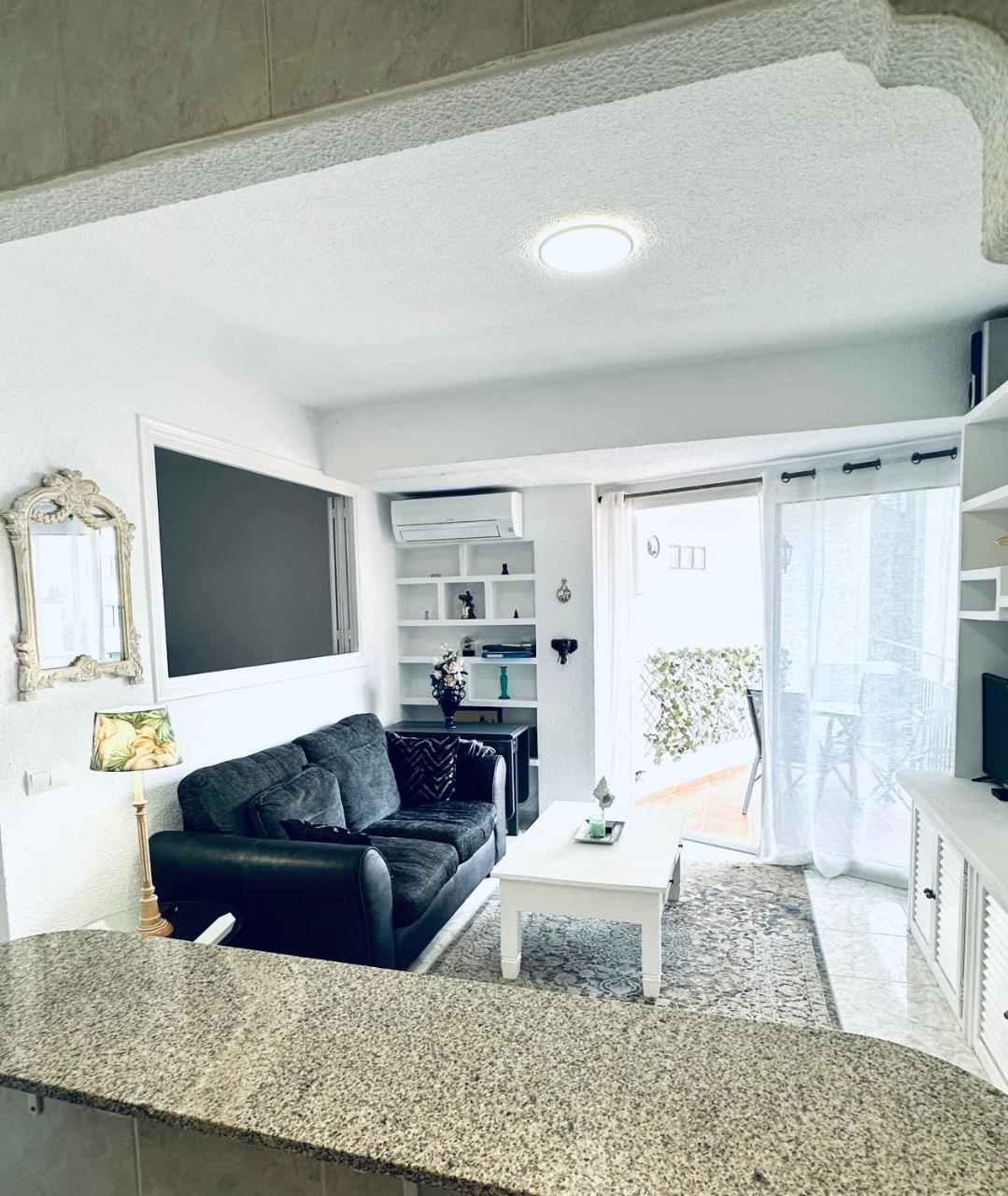 Apartamentos Torre de Marbella El Fuerte - Heart of Marbella, Steps from the Beach - 4
