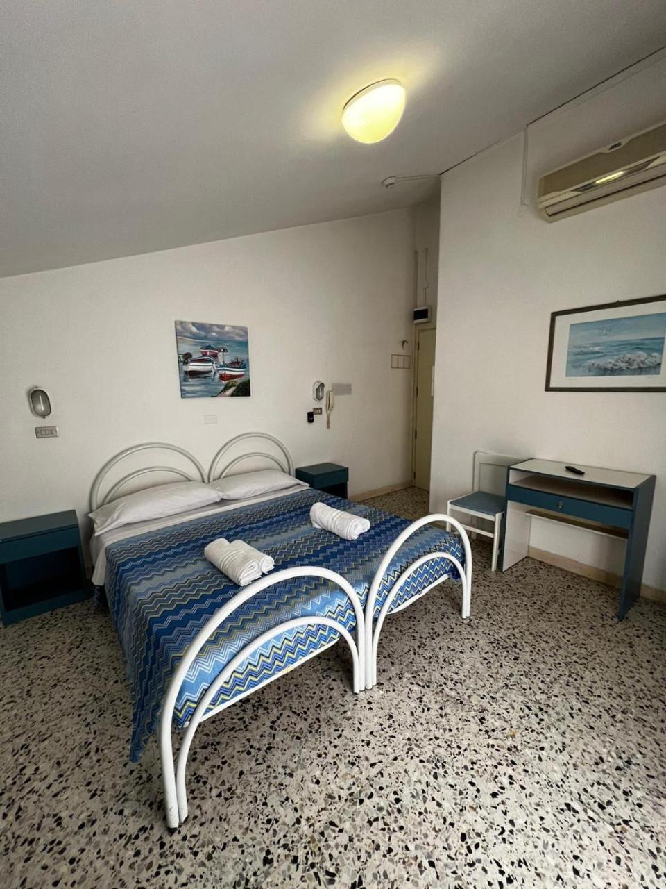 Hotel Till photo 2