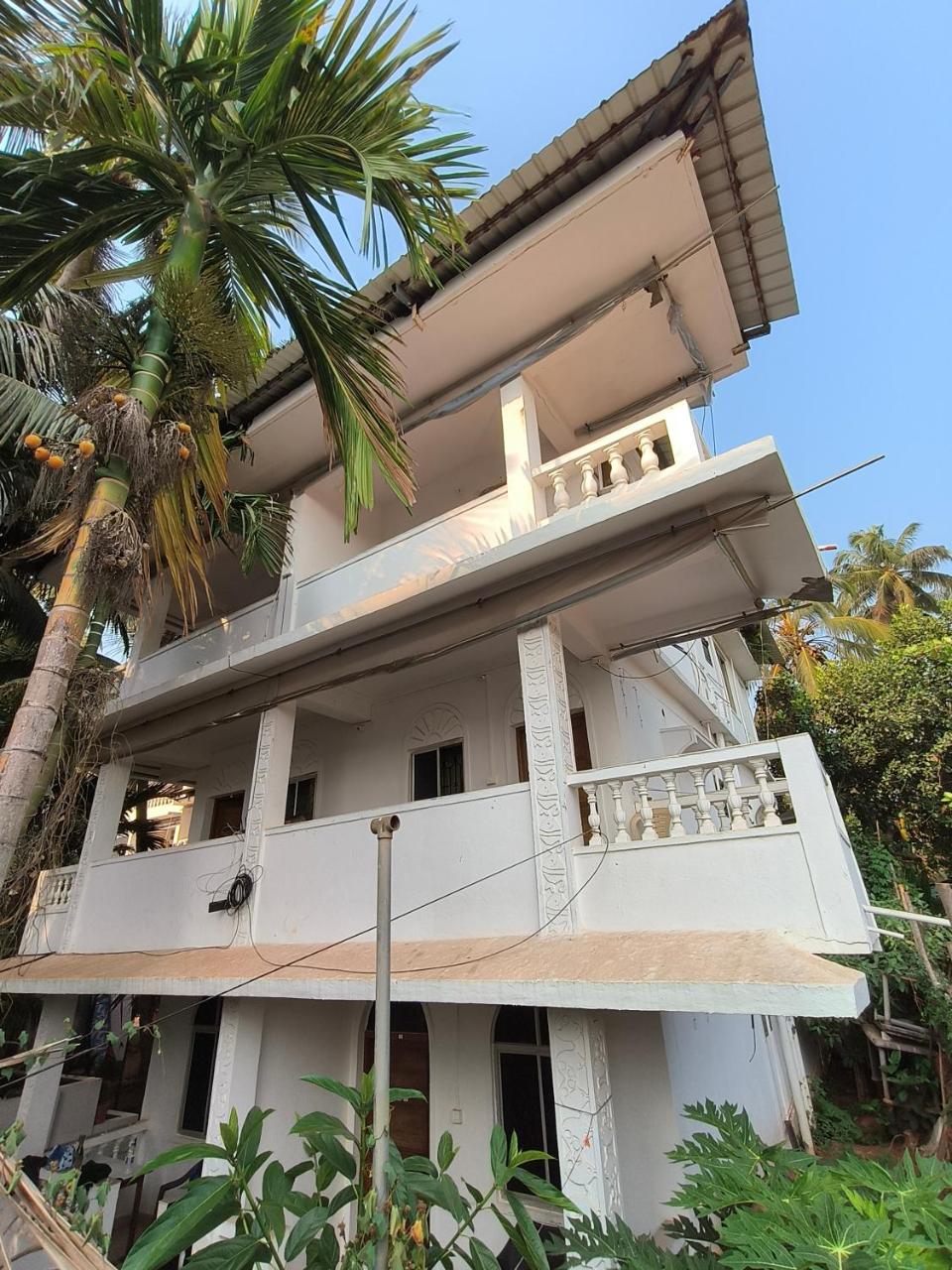 SHANKAR by the SEA, 50 meters from Mandrem Beach