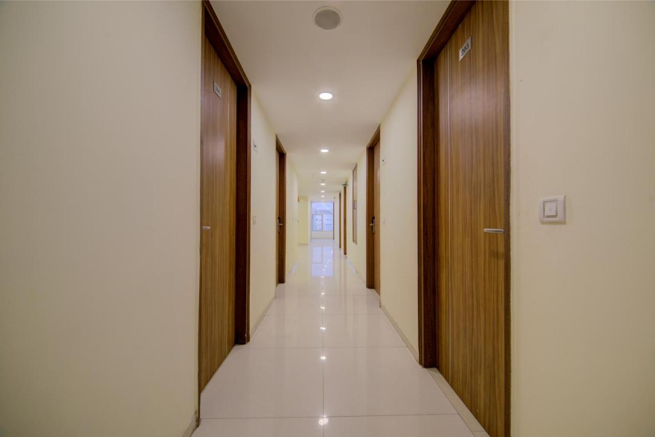 Hotel Grand Suites by D'Capitol - Near IGI Airport photo 3