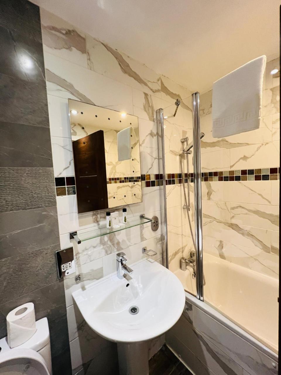 Cheshire Hotel Central London photo 2