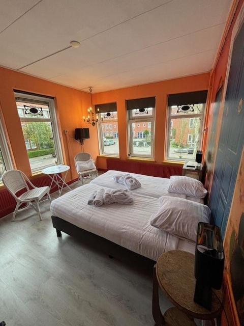 Stee in Stad photo 2