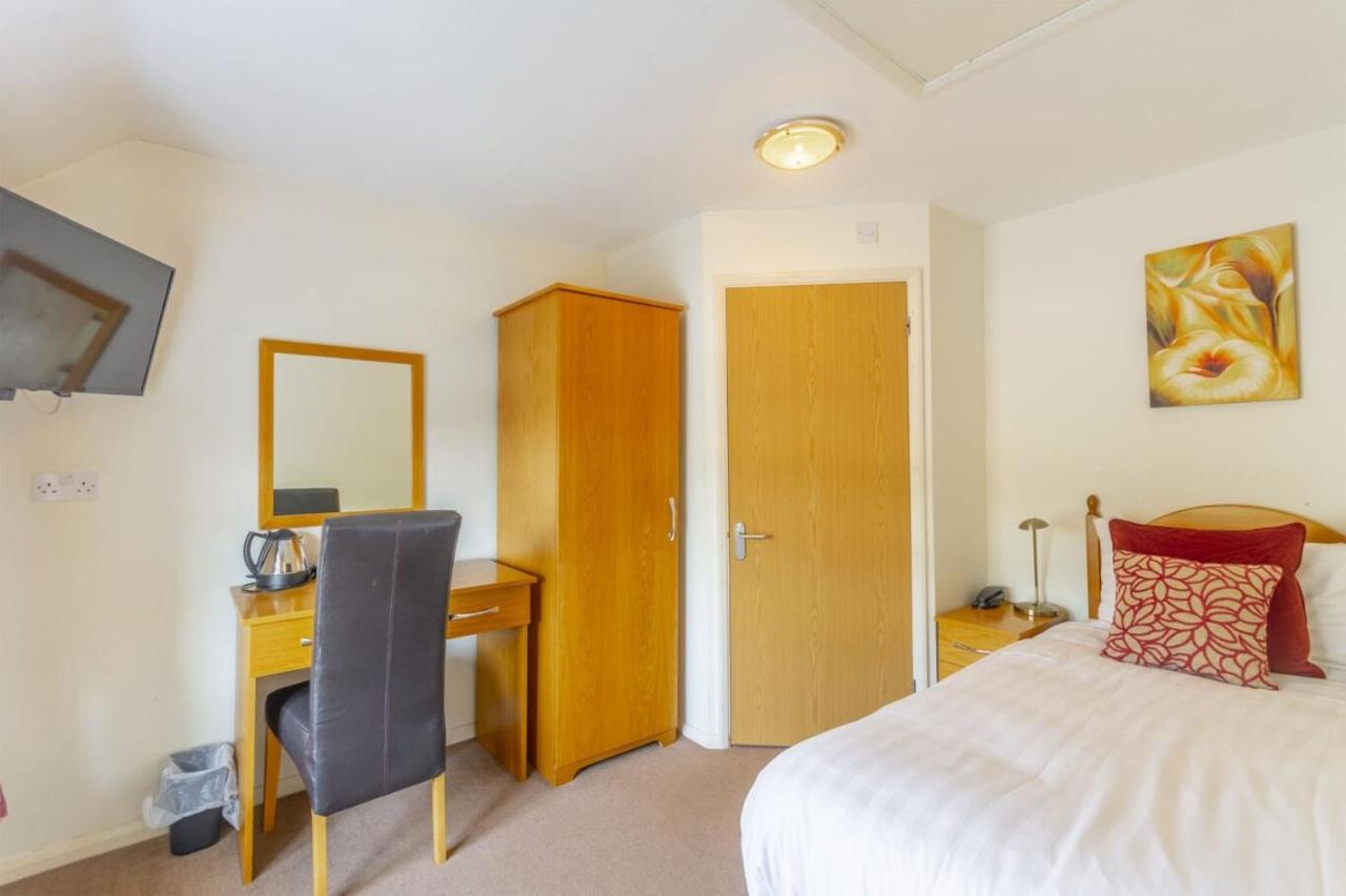 Pettifers Bed & Breakfast Hotel photo 4