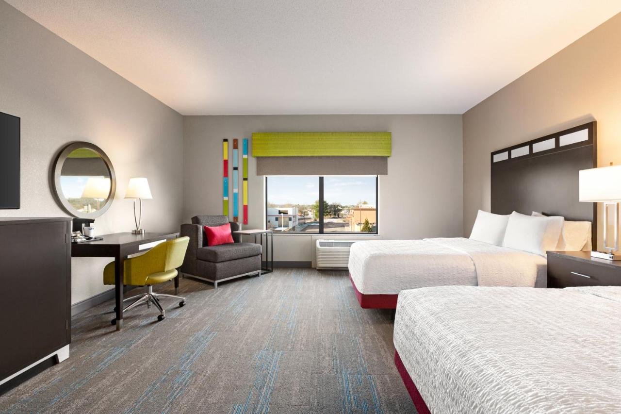 Hampton Inn & Suites York photo 2