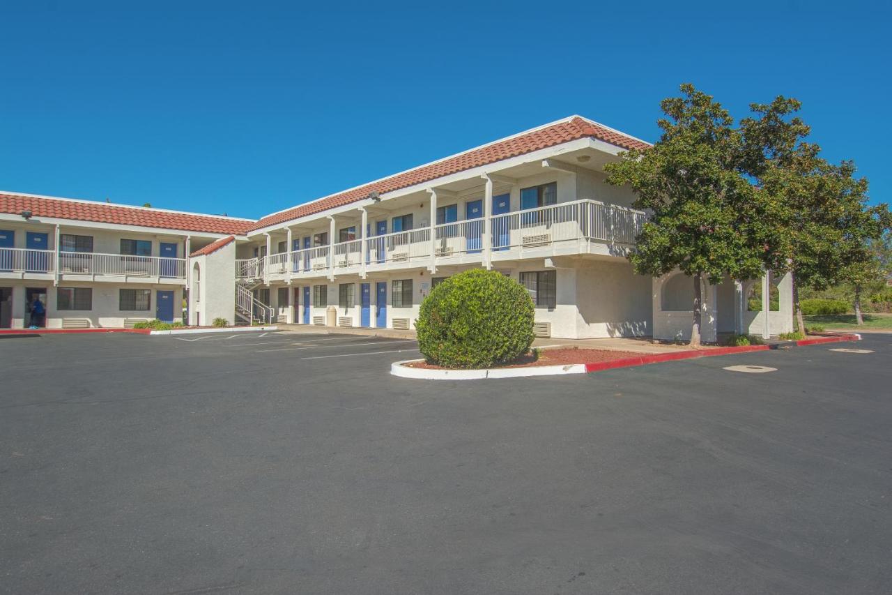 Motel 6 Redding, CA - South photo 2