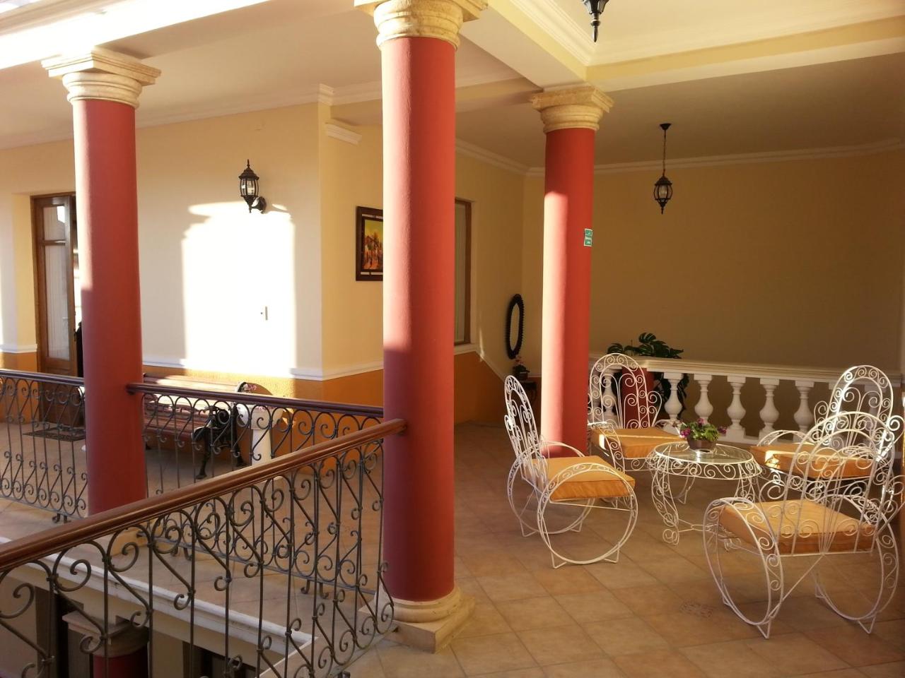 Villa Oropeza Hostel photo 3