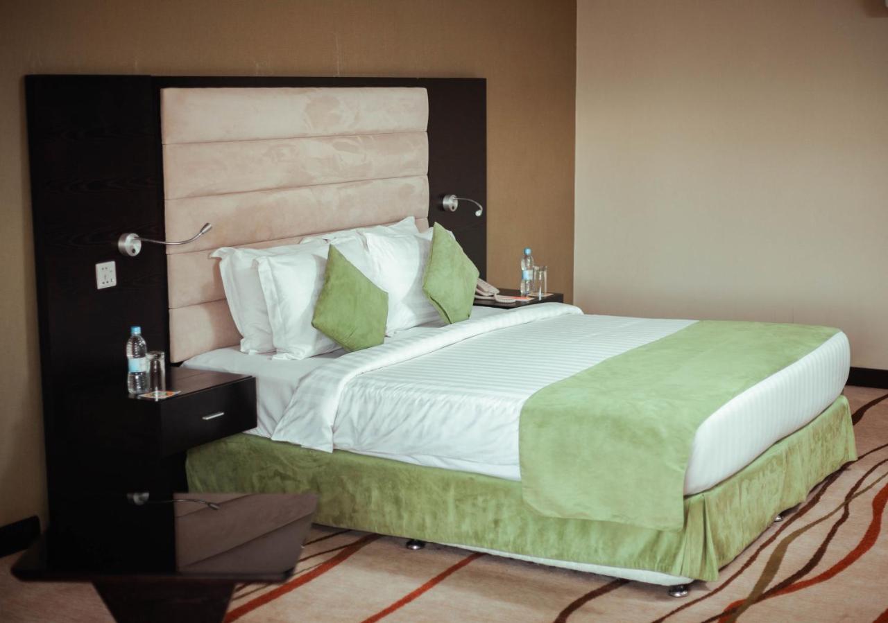 Crossroads Hotel Blantyre photo 2