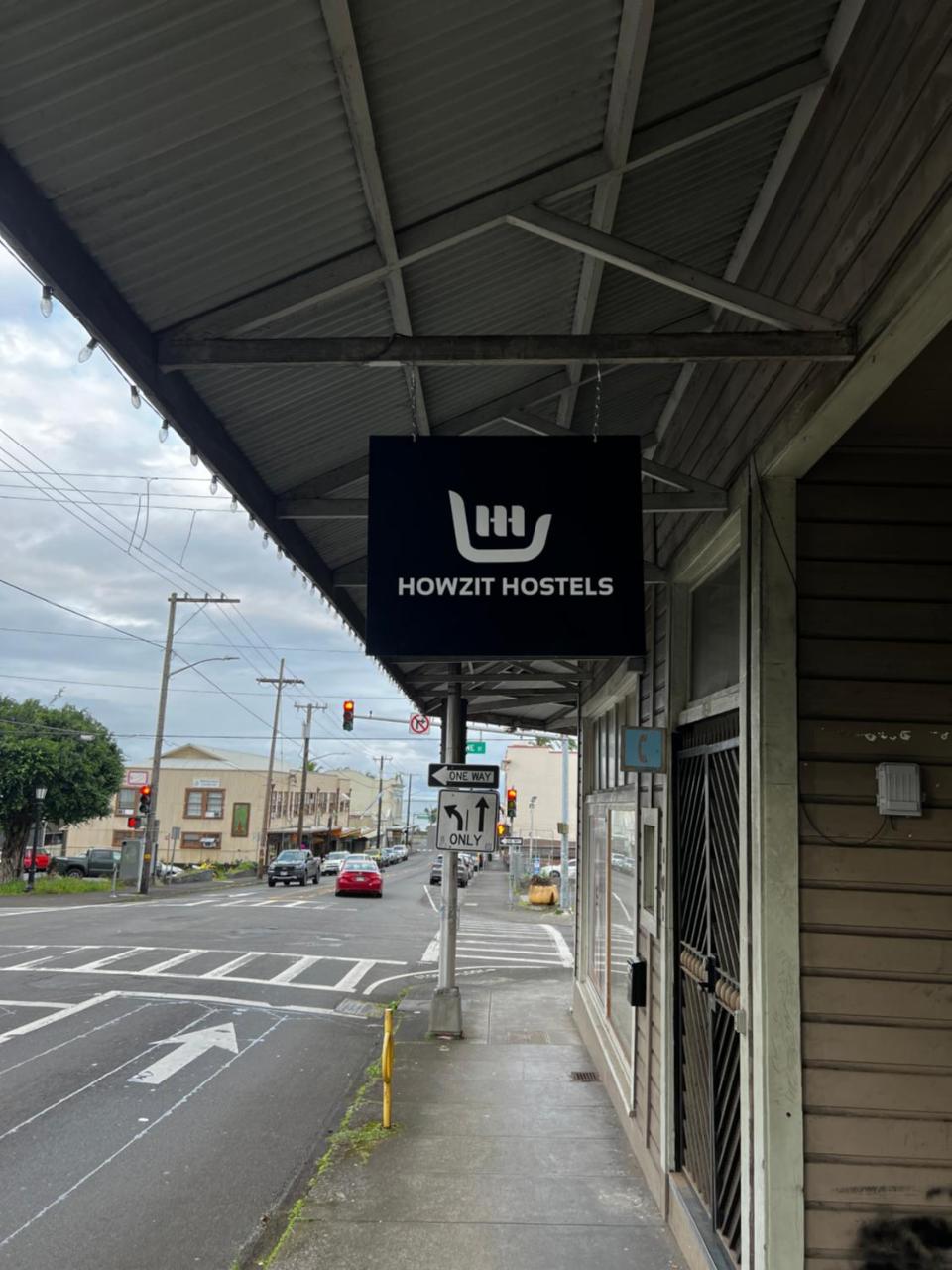 Howzit Hostels Hawaii