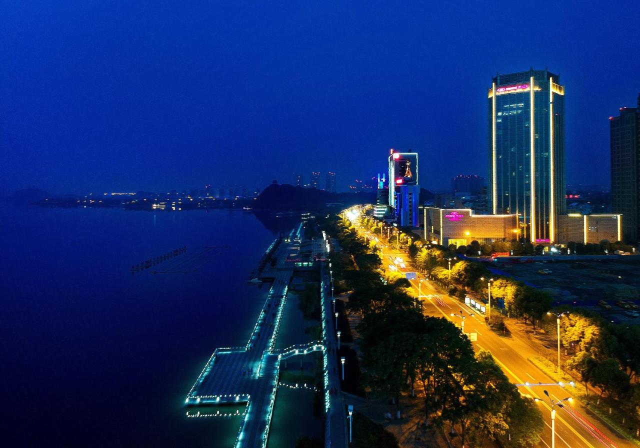 Photo - Crowne Plaza Zhenjiang by IHG
