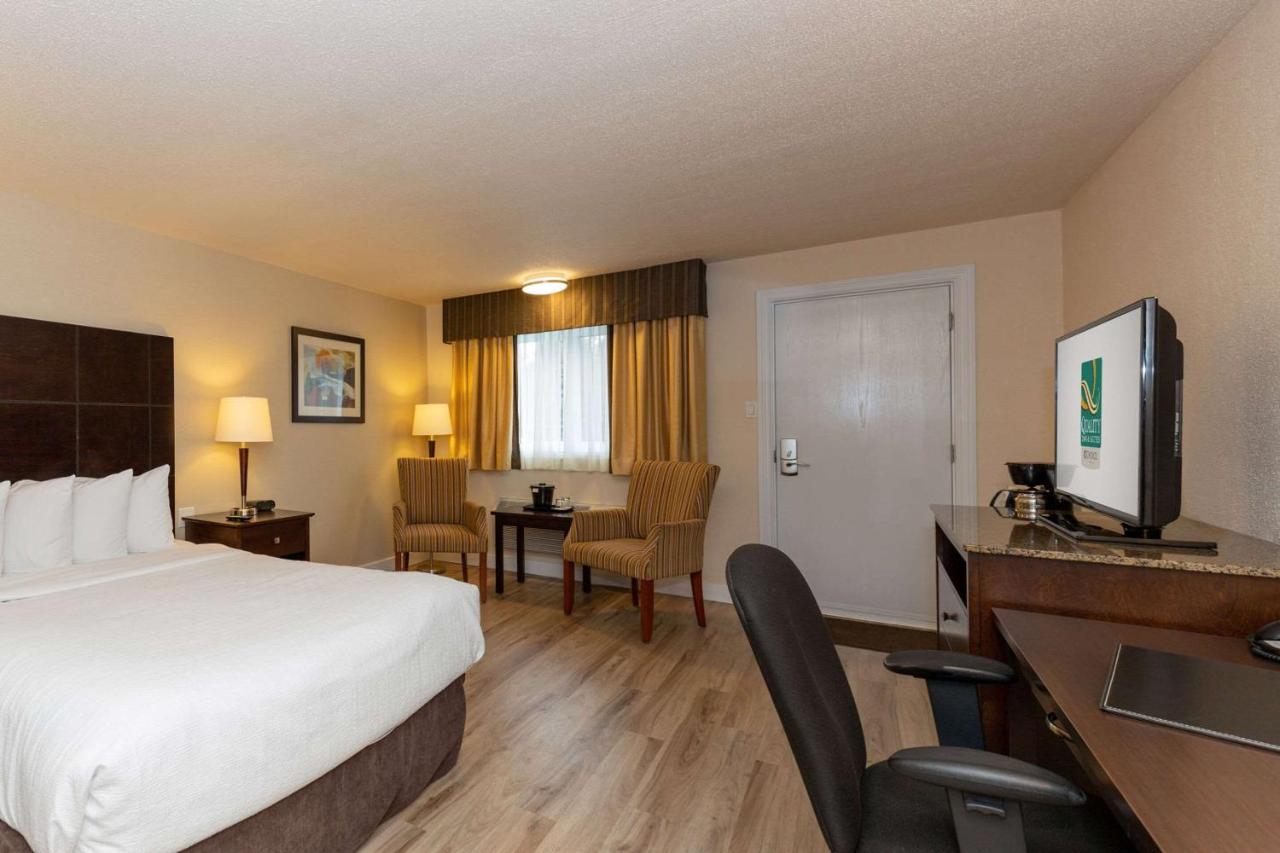 Quality Inn & Suites photo 2