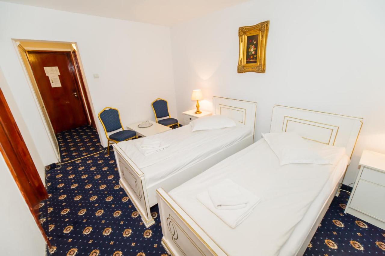 Hotel Cetate photo 2