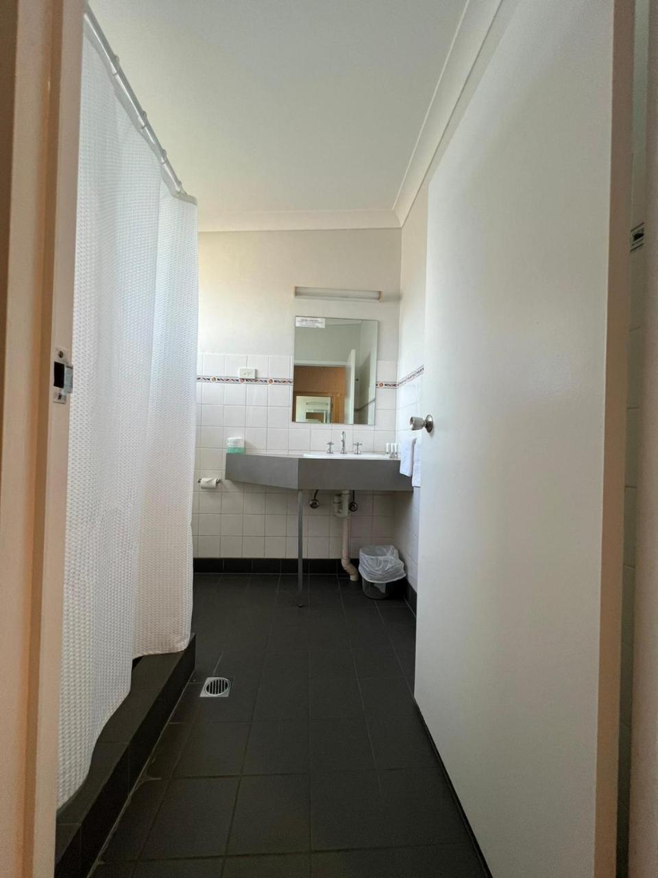 Katherine Motel photo 3