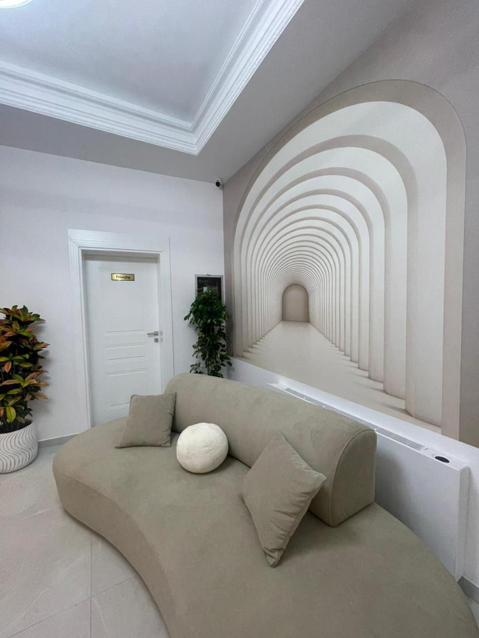 Reign Hotel photo 3