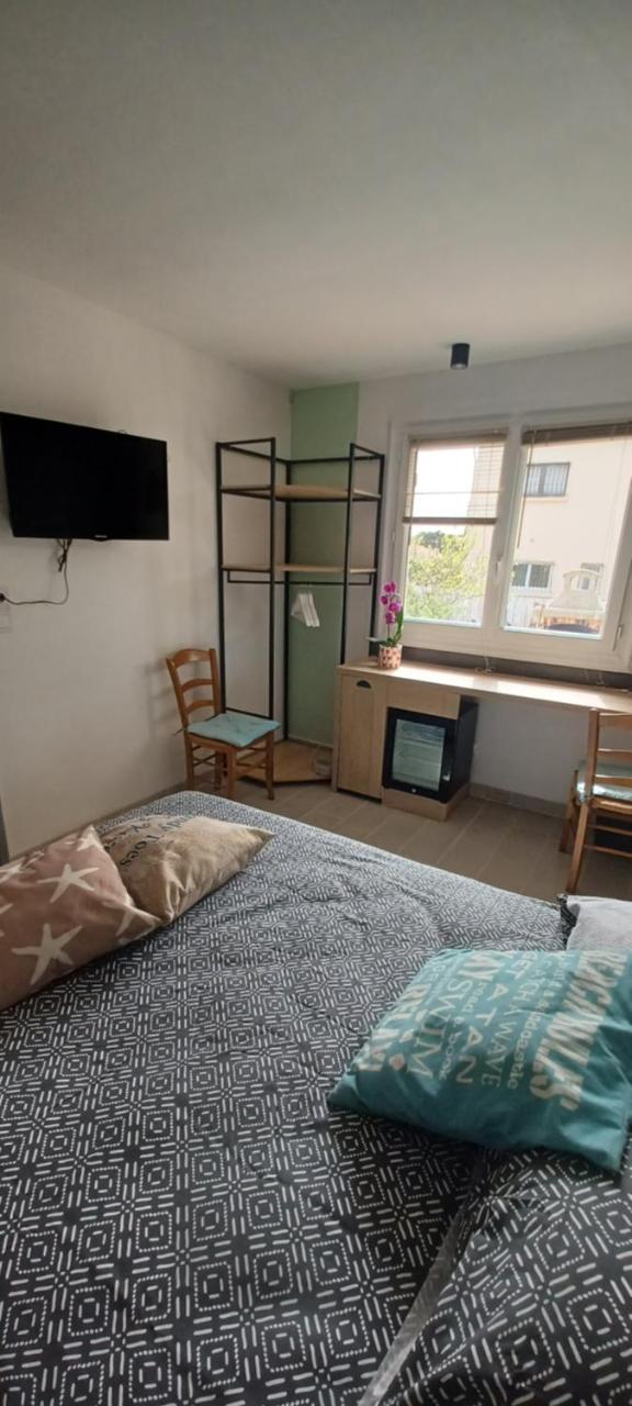 Chambre climatisée indépendante 300m mer - 3