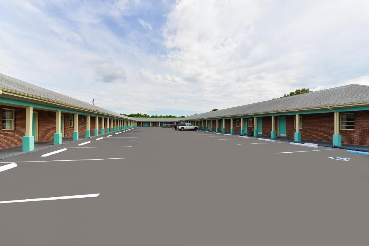 Americas Best Value Inn & Suites South Boston photo 2