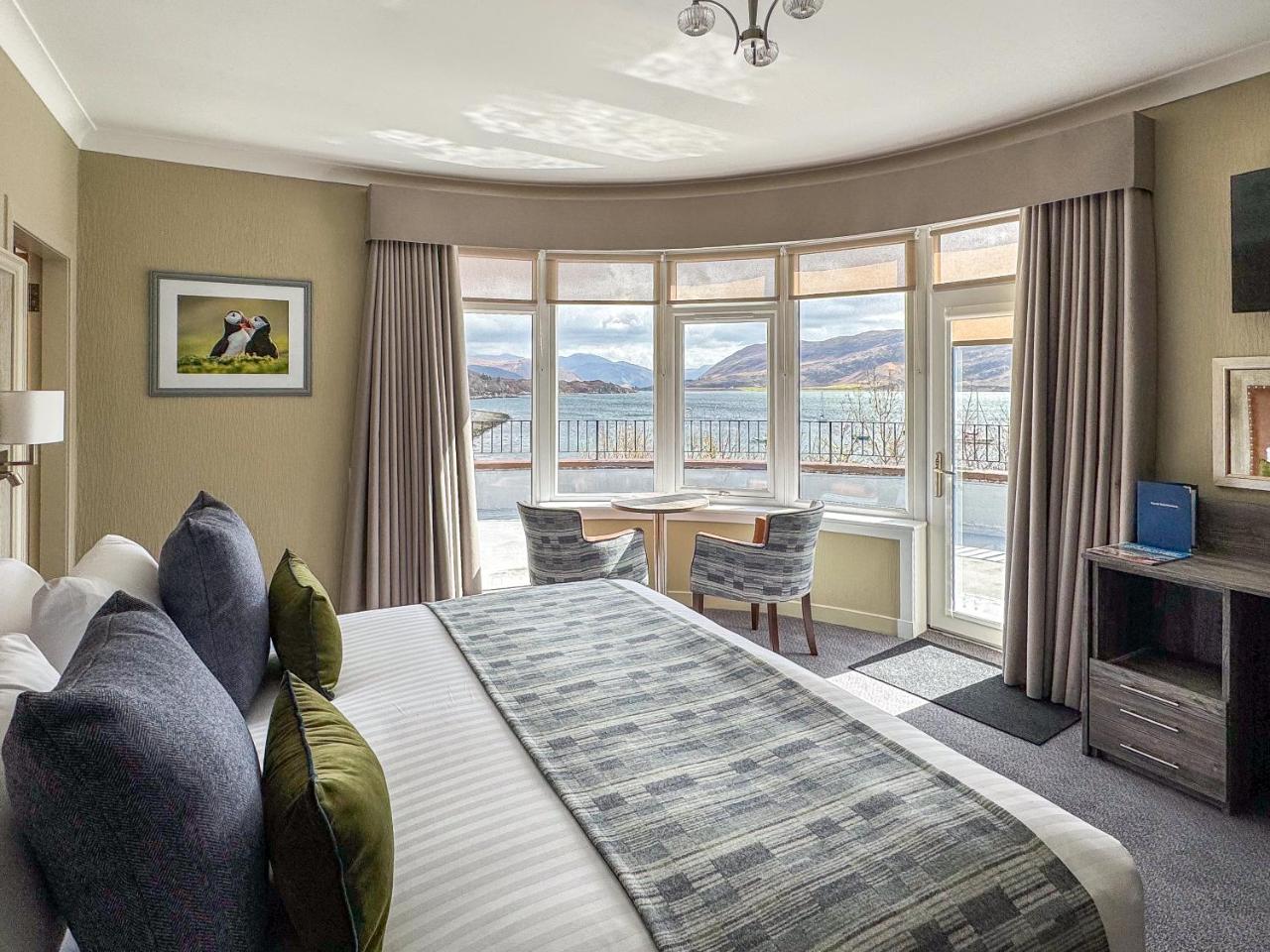 The Royal Hotel photo 2