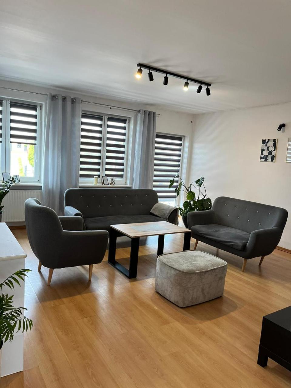 APARTMENT ON THE ROAD S-61 - 5