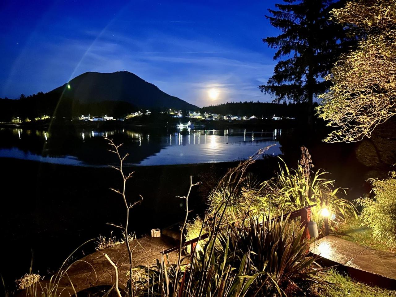 Waterfront Private Room With Hot Tub & Firepit