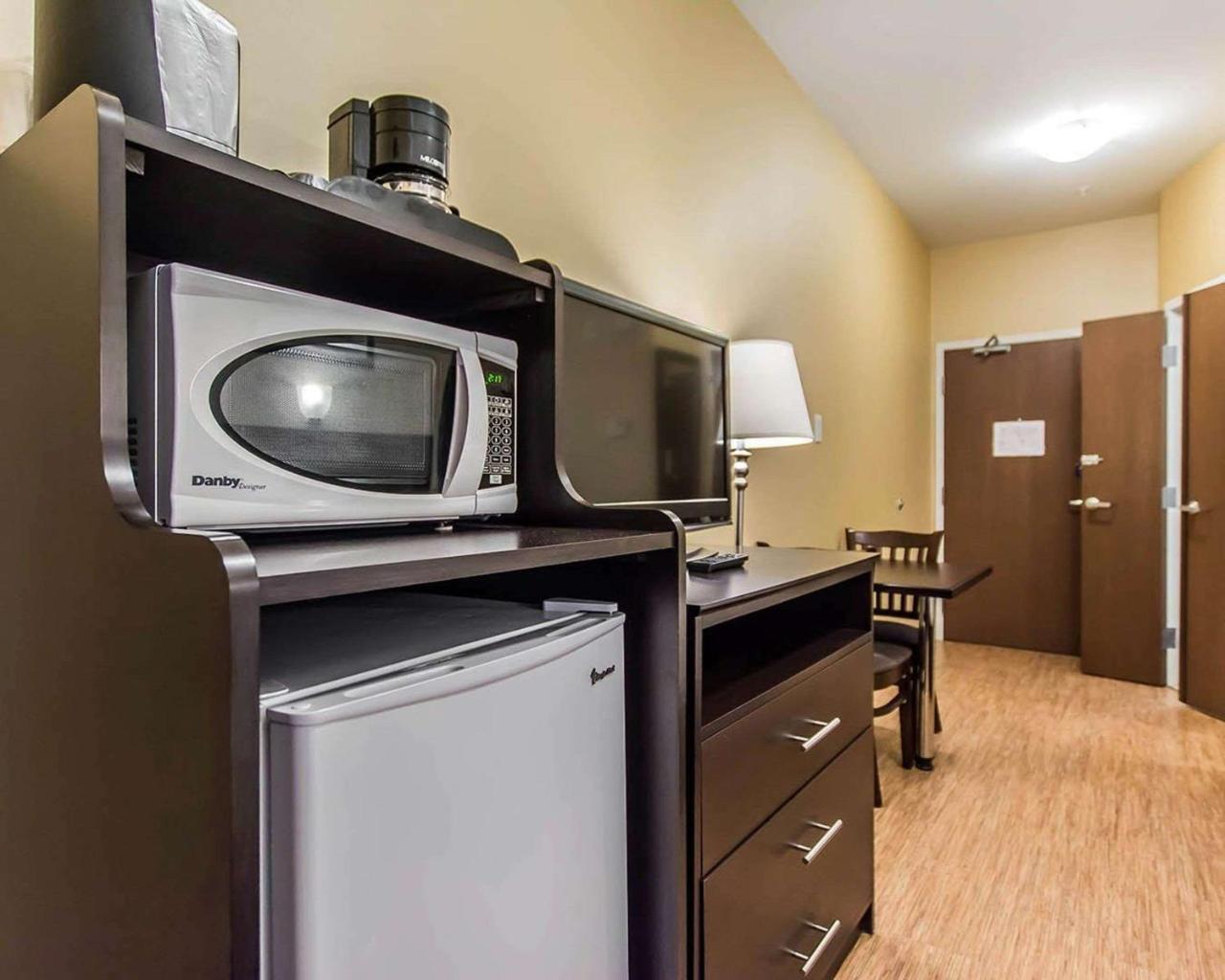 Quality Inn photo 2
