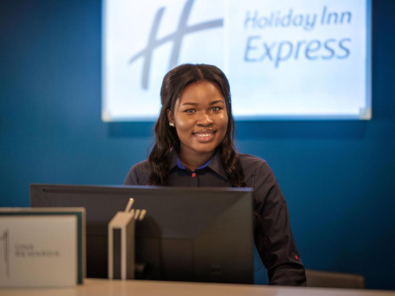 Holiday Inn Express Cheltenham Town Centre by IHG - 4