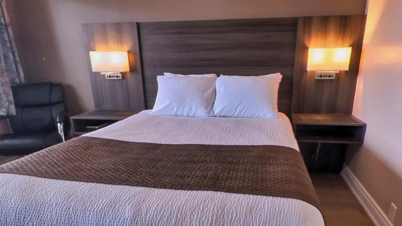 Maple Leaf Inn & Suites photo 3