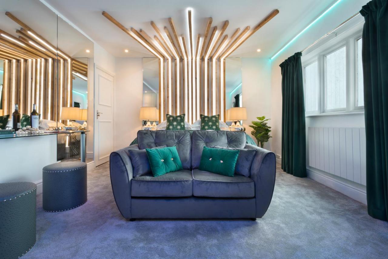 Aphrodites Group - Luxury Hot Tub Suites in Central Lake District! photo 4