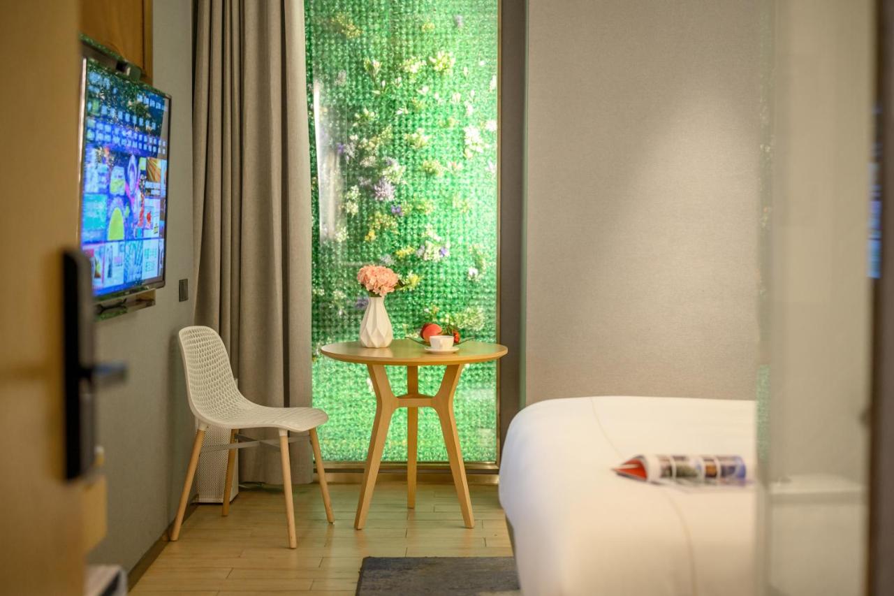 Garden Bincee Hotel Shenzhen Futian Prime Spot in Shenzhen's CBD, Inside Union Square, Next to SZCEC, Steps to Metro & Free breakfast, lunch, and dinner are included & Free door-to-door laundry pick-up and wash service photo 4
