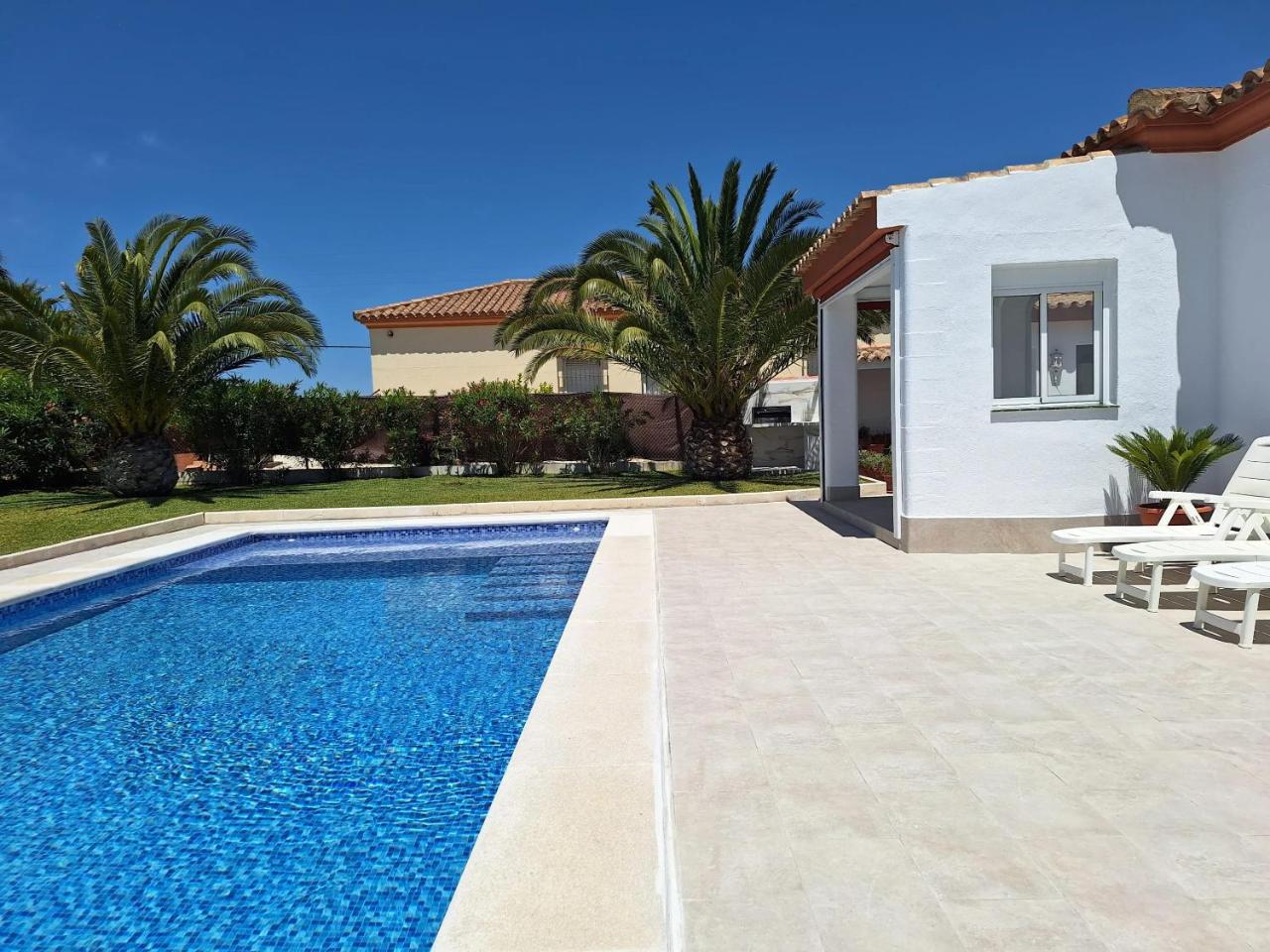 Charming villa in Chiclana de la Frontera with private pool - 2