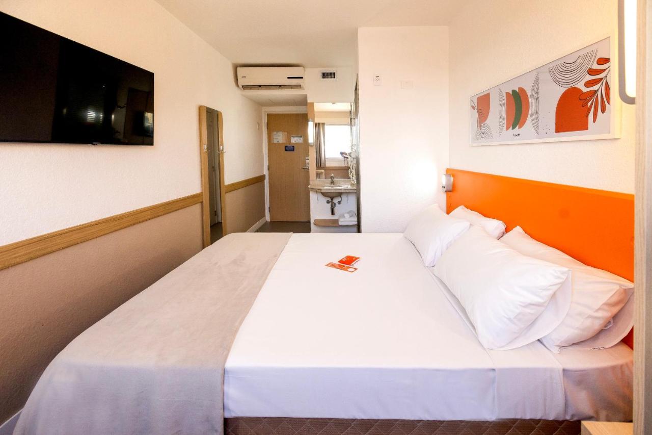 Hus Hotel Maringa photo 4
