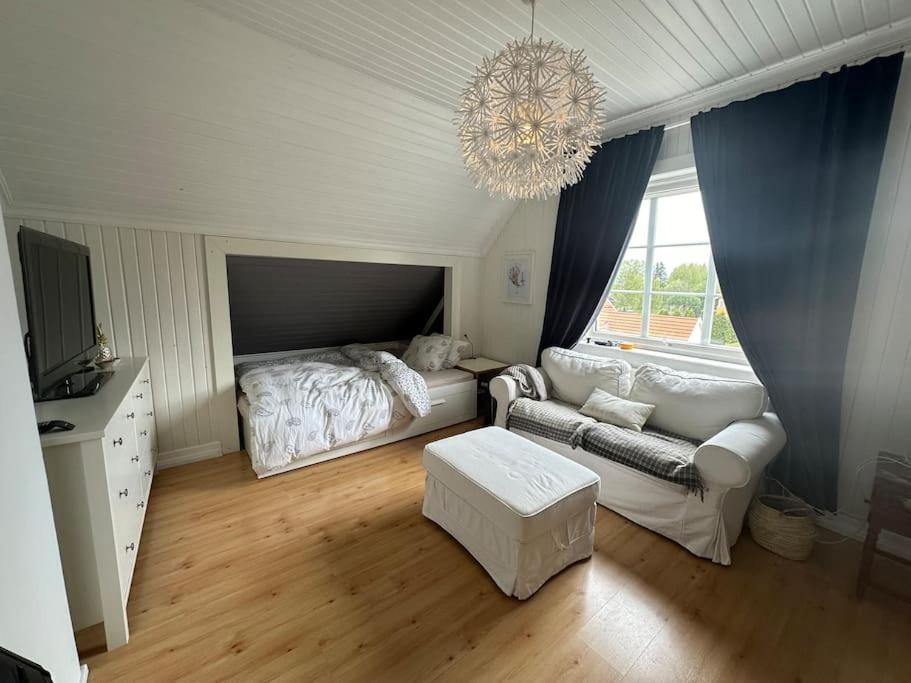 Koselig hus med stor og solrik hage - 6
