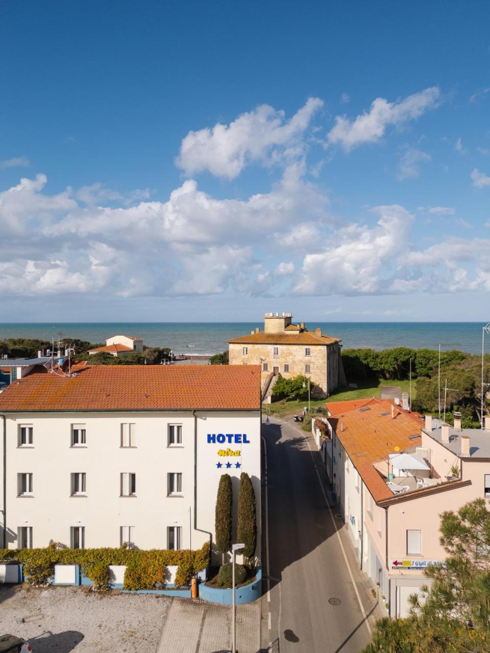 Hotel Nina