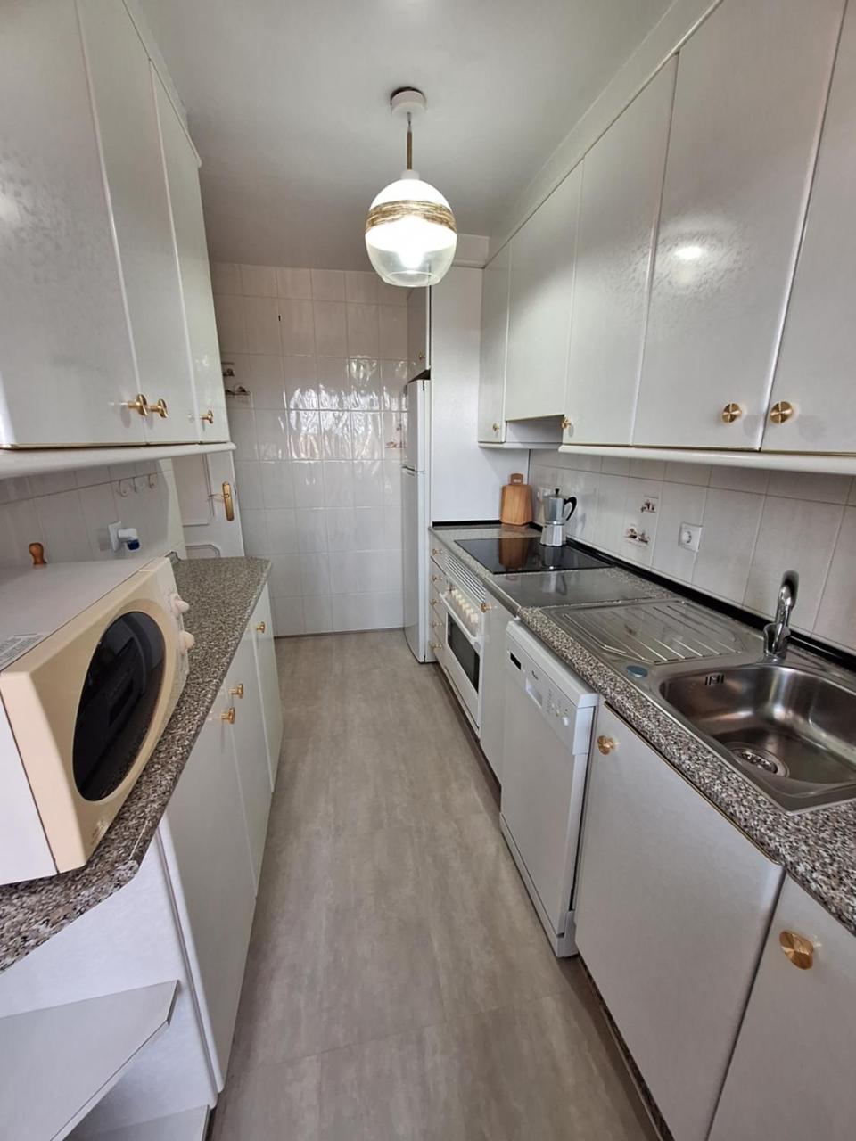 Beautiful 2 Bedrooms Aparatament - 6