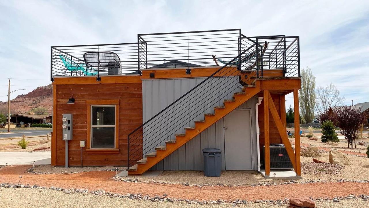 Timber & Tin F 2Bed 2Bath w Pool & Rooftop Deck photo 4