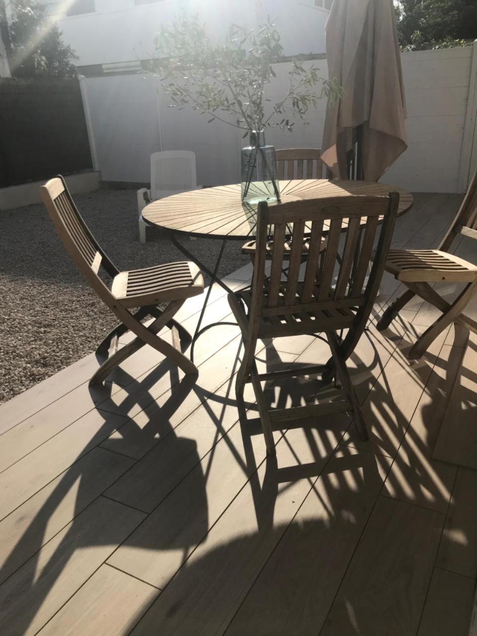 Chez Camille appartement spacieux 75m2 climatisation wifi parking terrasse et cour privative a 50 m de la plage - 3