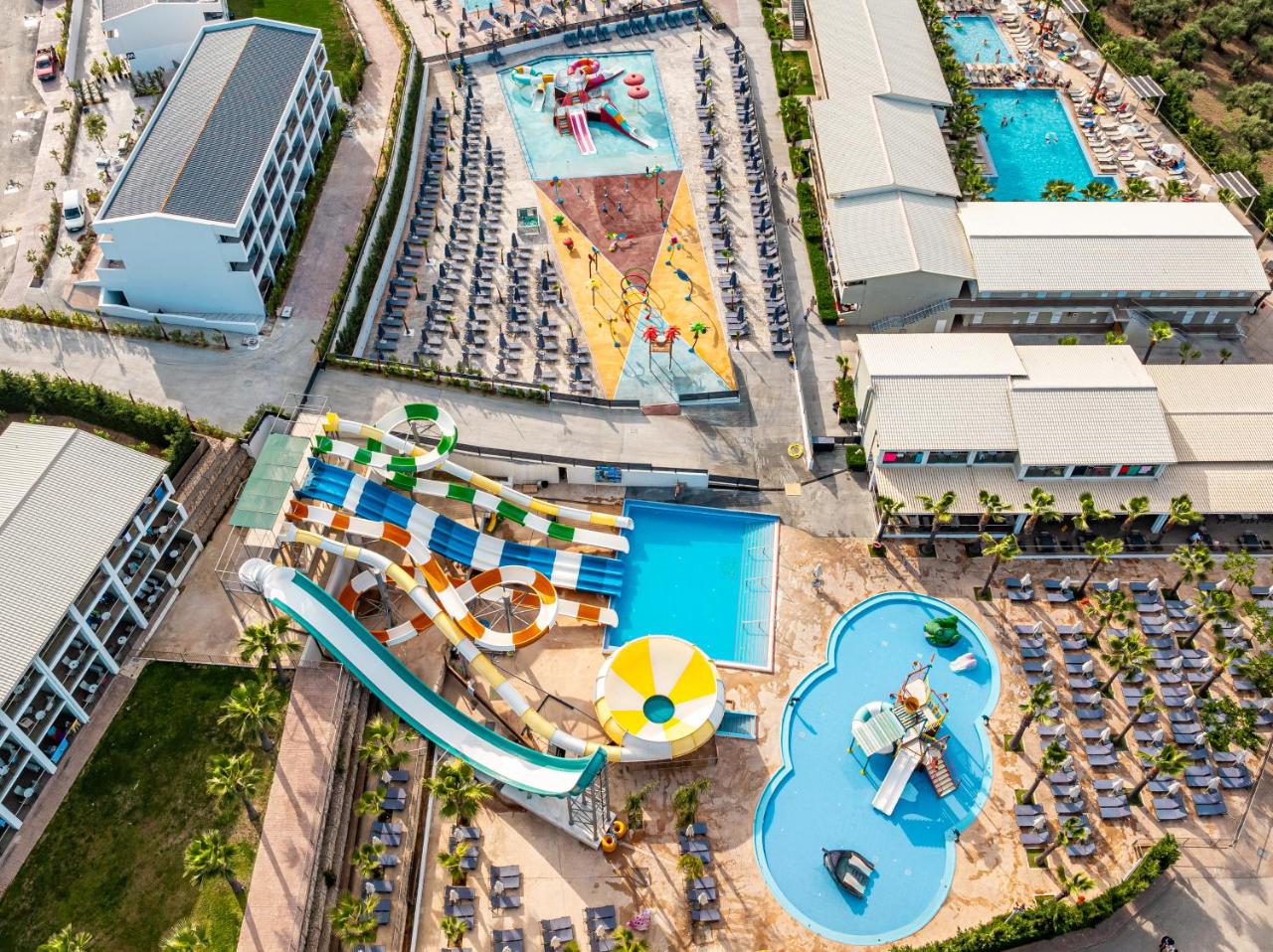 Caretta Paradise Resort & WaterPark