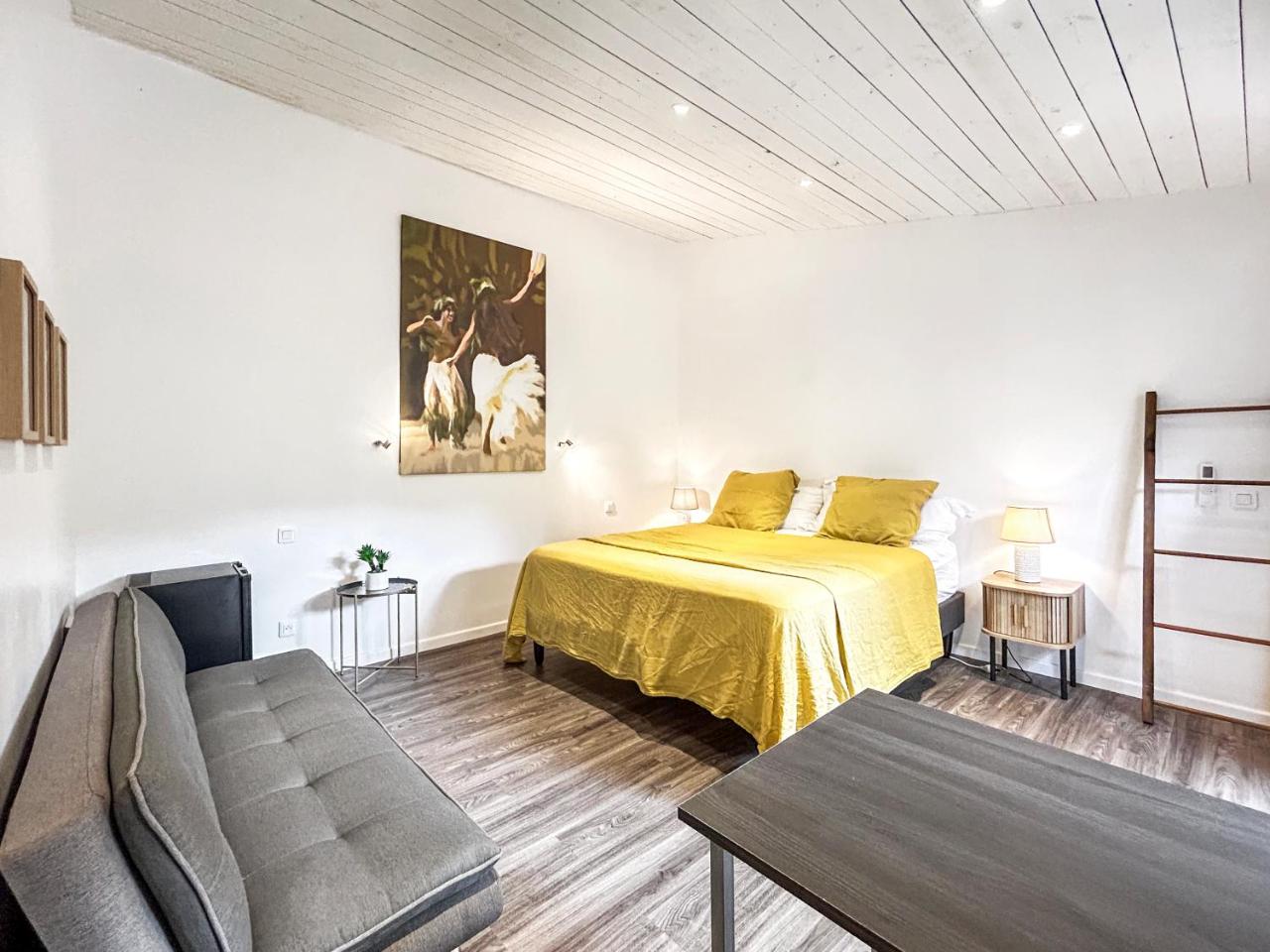 POOL AC King Bed Cozy Rooms - Villa Vaiaire photo 4