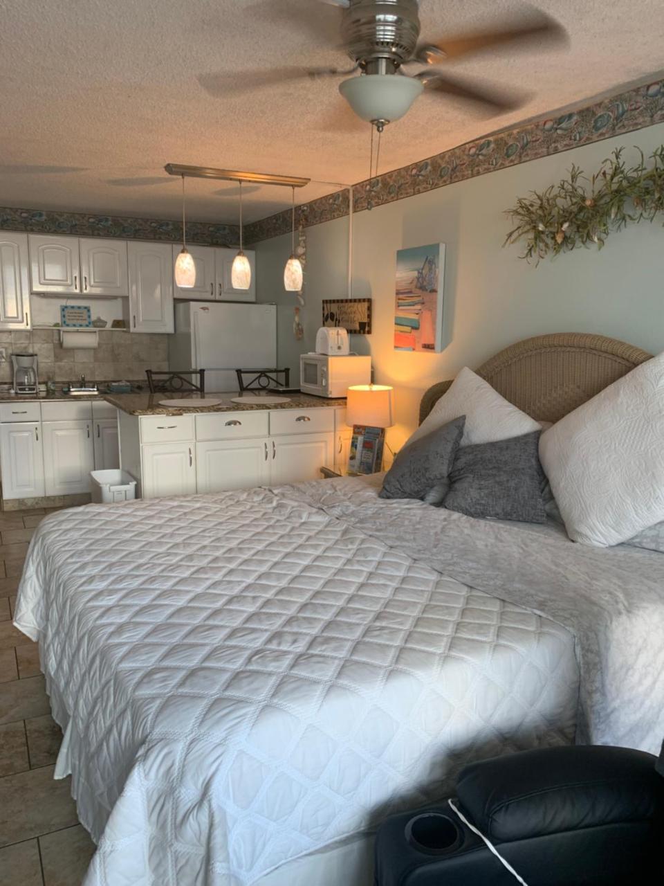 Island Inn unit 315 - 4