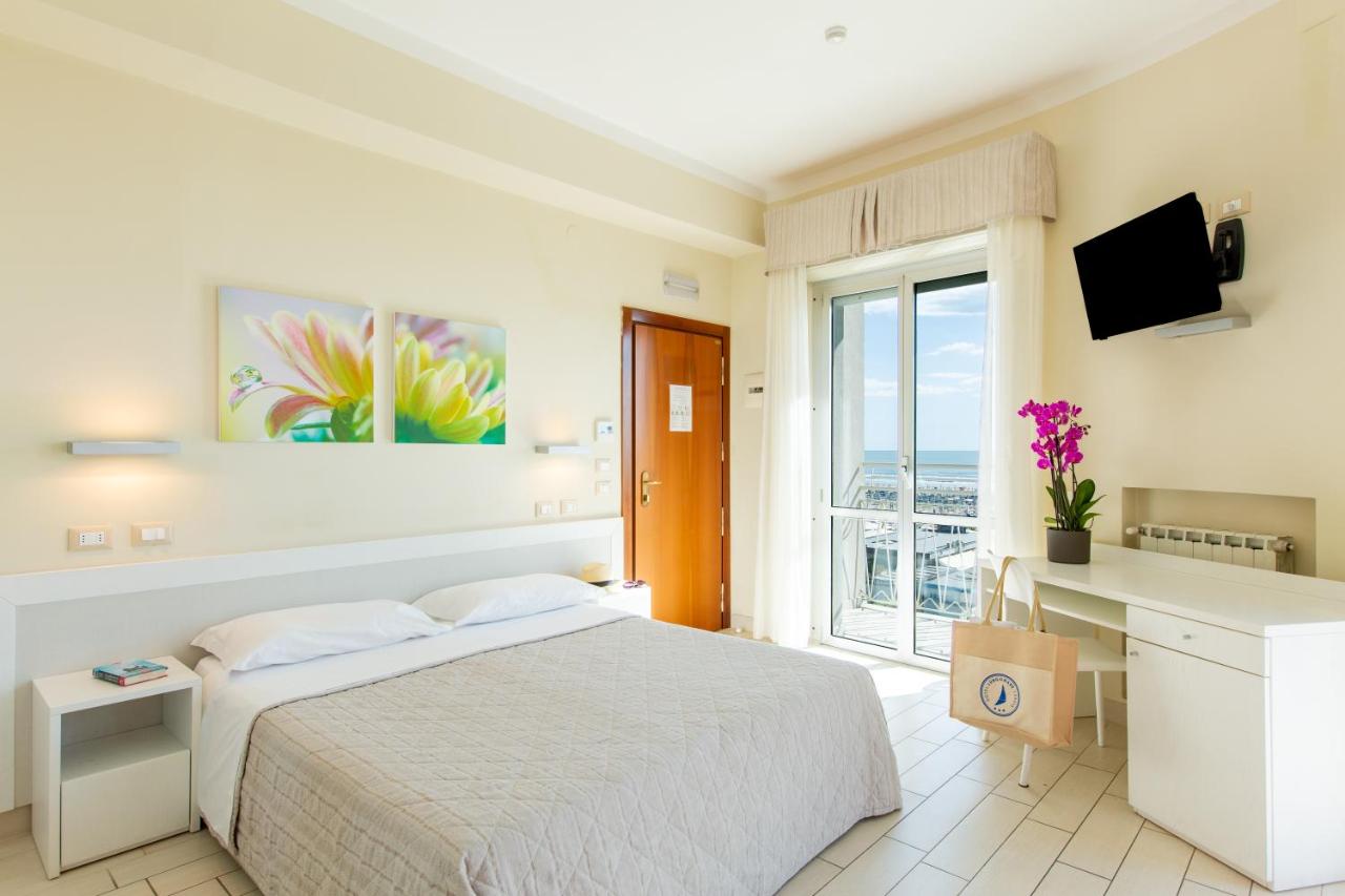 Hotel Lungomare photo 4