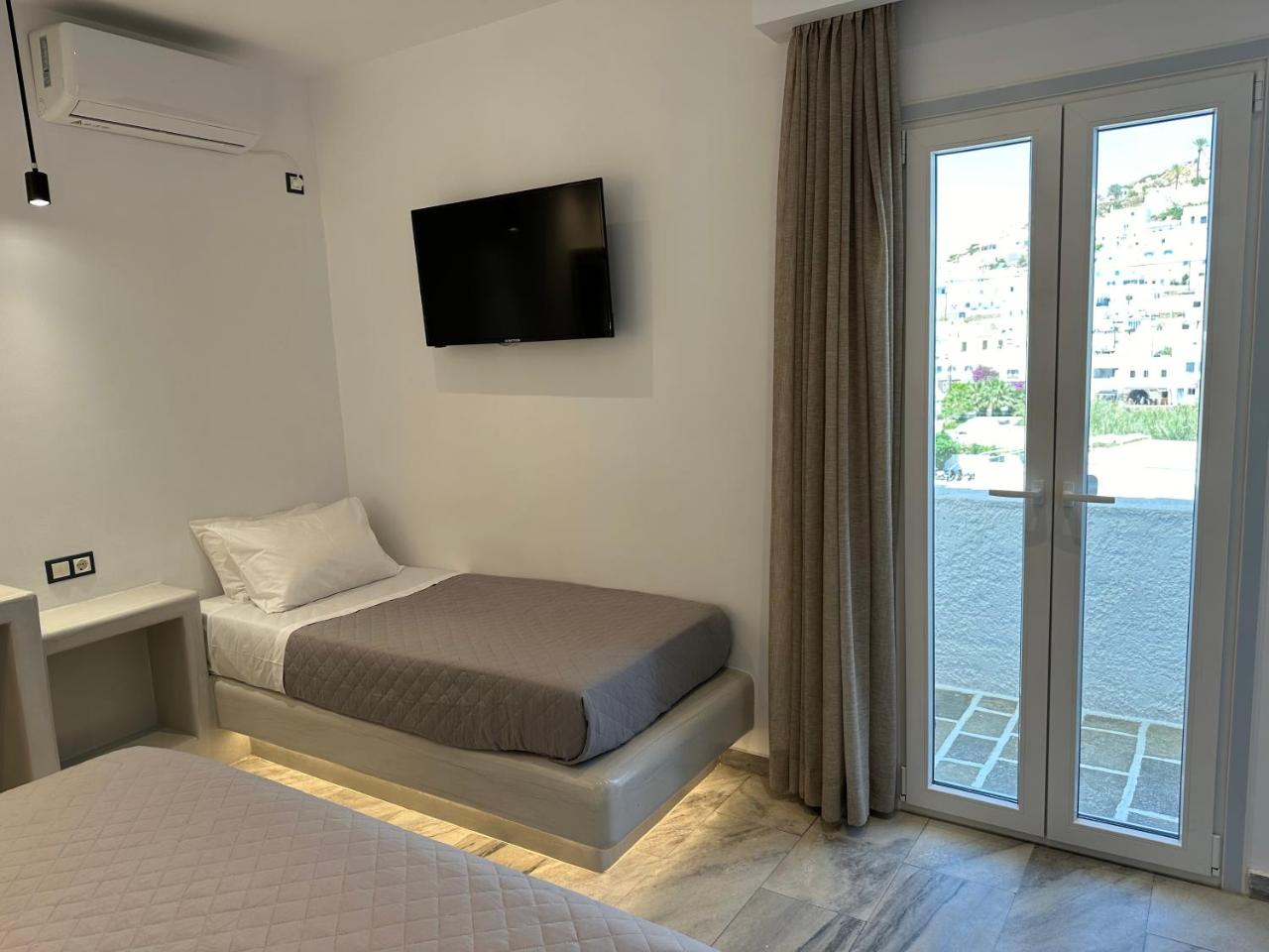 Aphrodite Hotel & Apartments photo 3