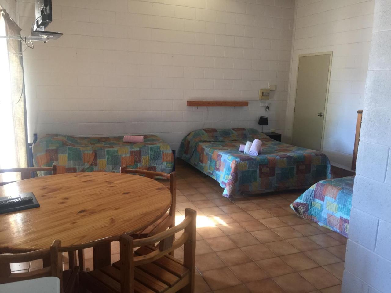 Carnarvon Caravan Park photo 2