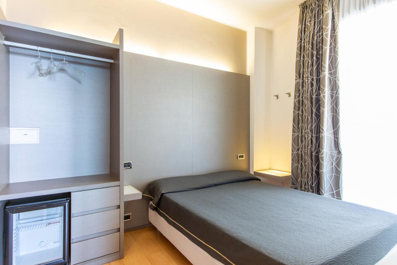 Hotel Baltic Riccione-Fronte Mare photo 3