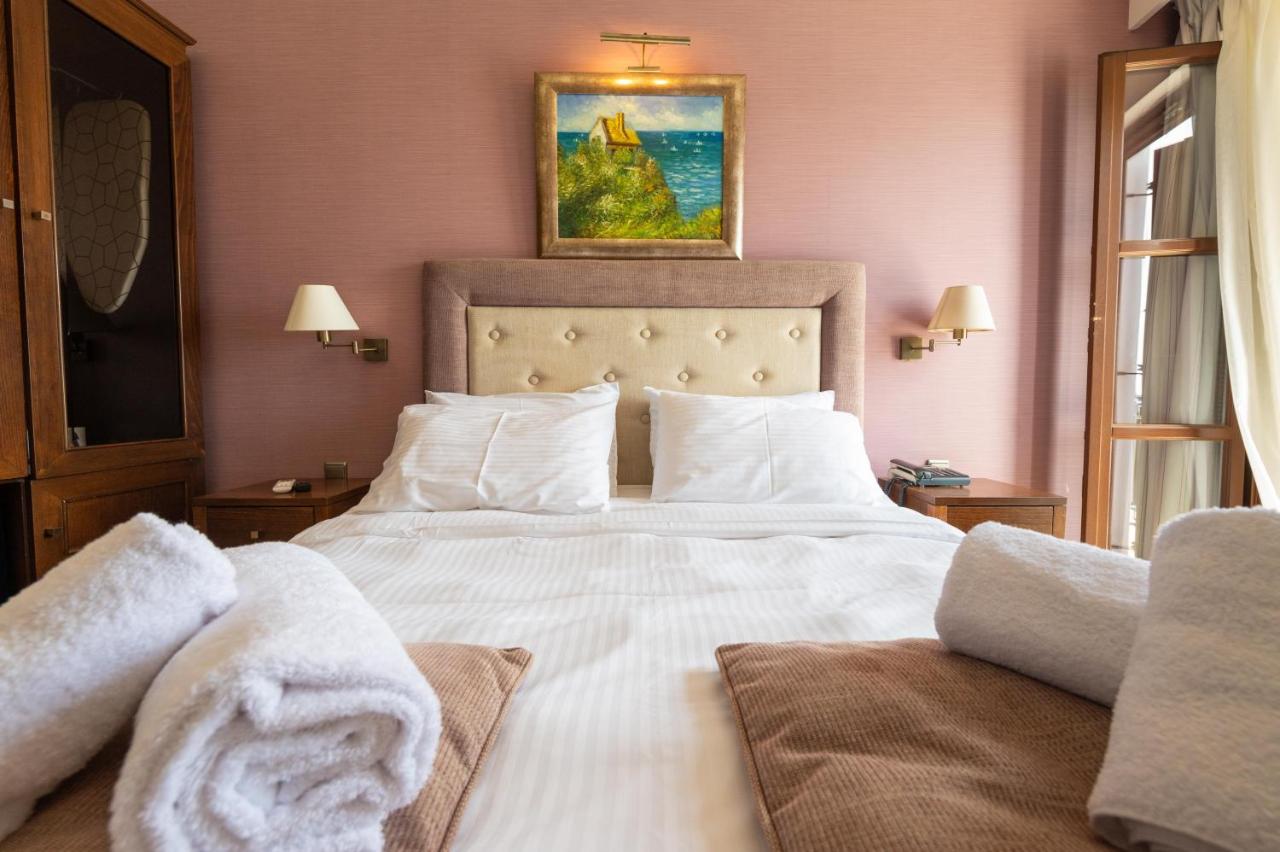 La Boheme Hotel photo 2