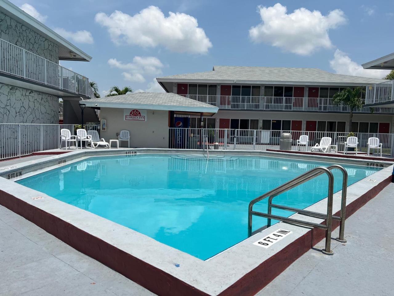 Garden Inn Homestead - Everglades - Gateway to Keys