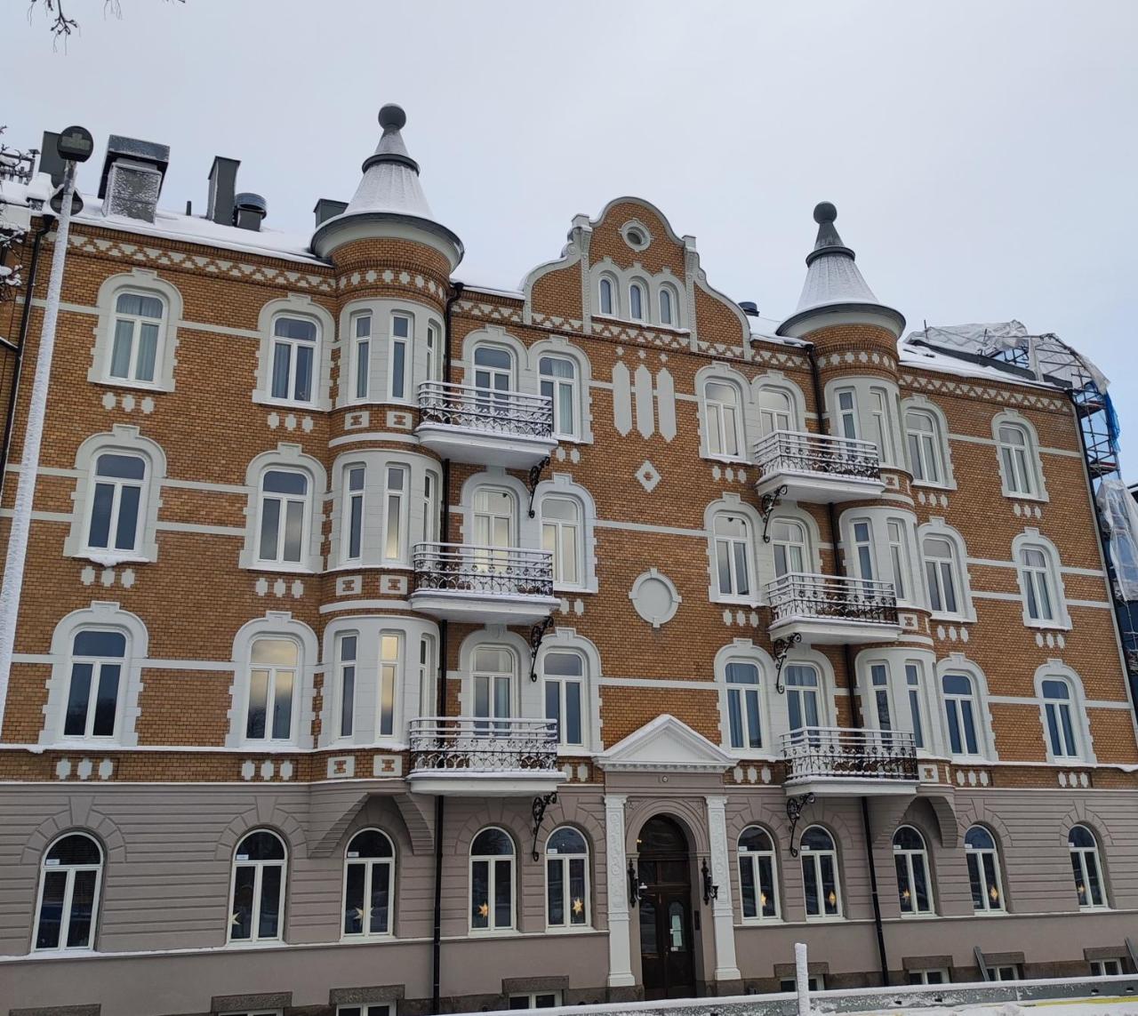 Home Hotel Plaza
