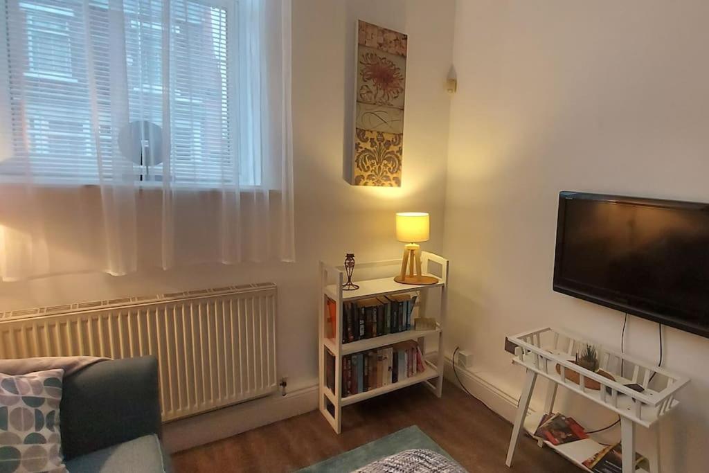 Old library apartment - 3