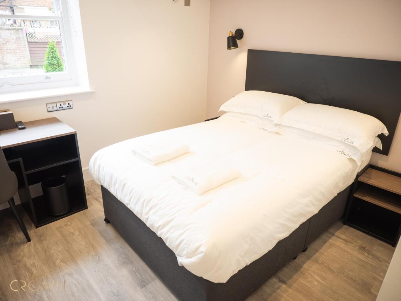 Crown Hotel photo 4