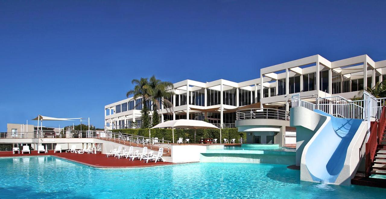 Absolute Beachfront Opal Cove Resort